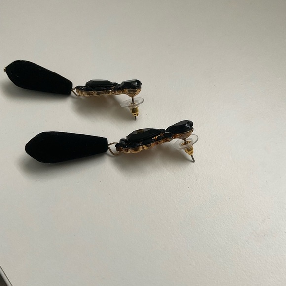 Gorgeous earrings - Picture 3 of 5